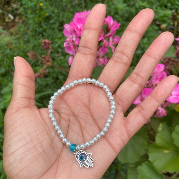 🪬Hamsa Evil Eye Glass Bead Stretch Stackable Bracelet🪬 - Picture 1 of 3